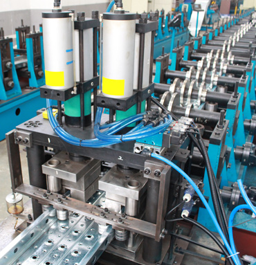 Straightening Technology and Connection Skills in Roll Forming Machine