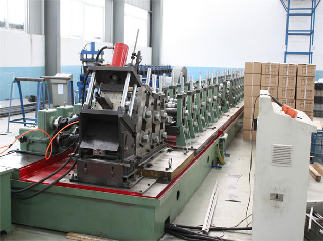 Car Bumpers C Purlin Roll Forming Machine